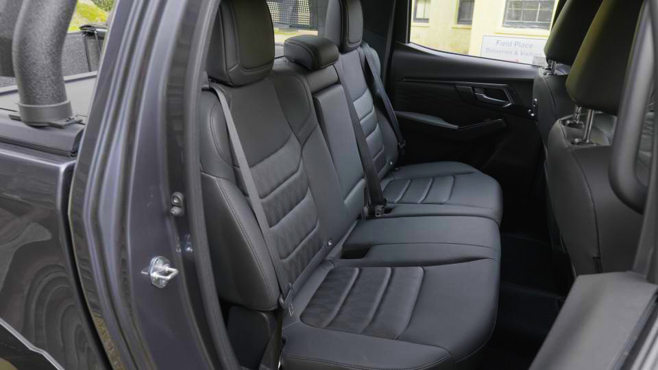 ISUZU D-MAX SPECIAL EDITION 1.9 V-Cross Steel Edition Double Cab 4x4 Auto